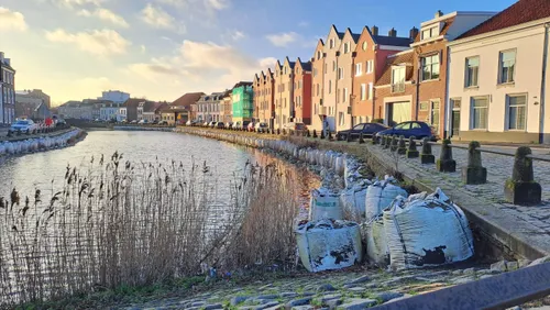 kade kaai oude binnenhaven bergenopzoom zandzakken fotovkr regioactueel 1 middel