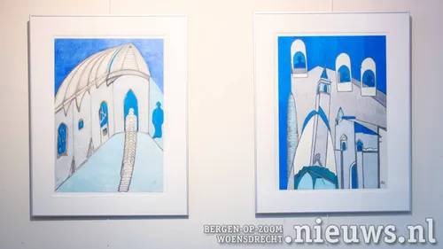 Twee blauwe werken van Sia Braakman