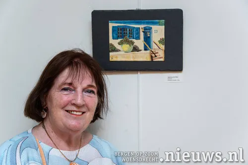 Ingrid van der Meer met haar werk 'Santa Fe'