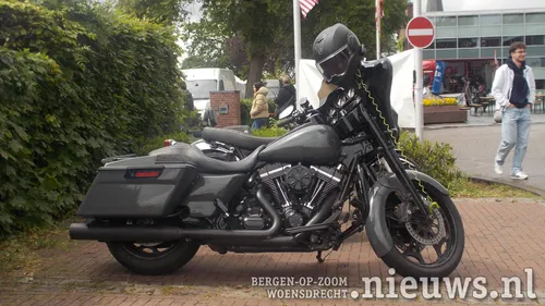 Een van de weinige motoren die er te zien waren, een mooie Harley-Davidson