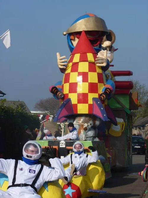 p1010619 vliegt voorbij