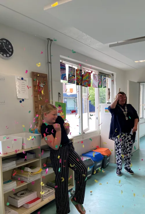 quinty en daphne bergman in de klas bekendmaking kinderburgemeester