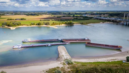 64089466-e805-4f51-9c88-cfed5dc42365