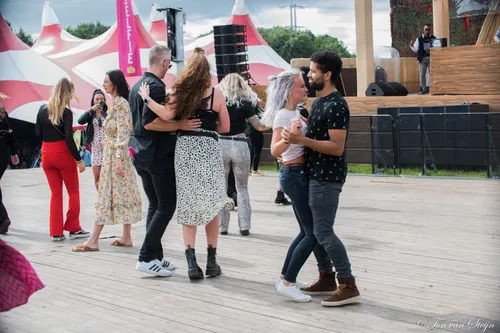 68738052 2305295119569741 5576642174860132352 o