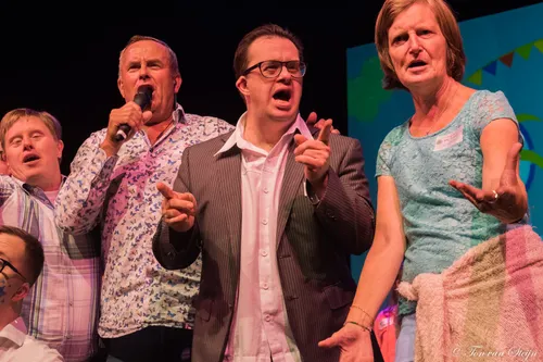 70453733 2365790876853498 8359403893129478144 o