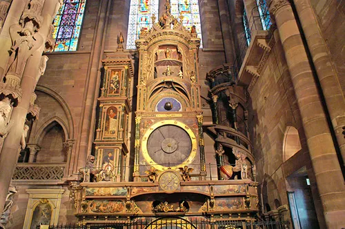 cathedrale de strasbourg horloge astronomique