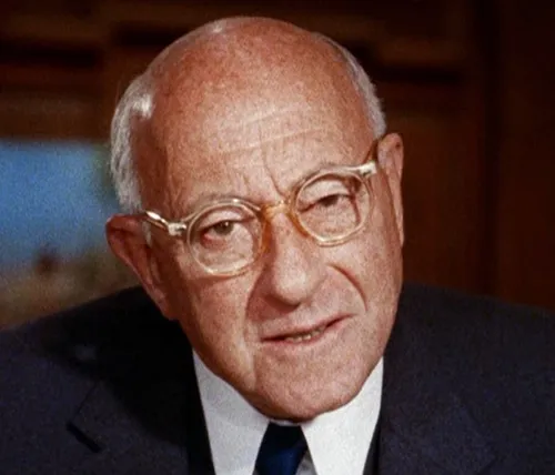 cecil b de mille in ten commandments trailer