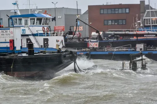 facebook 1516298623881