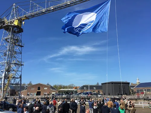 image1 blauwe vlag in den helder