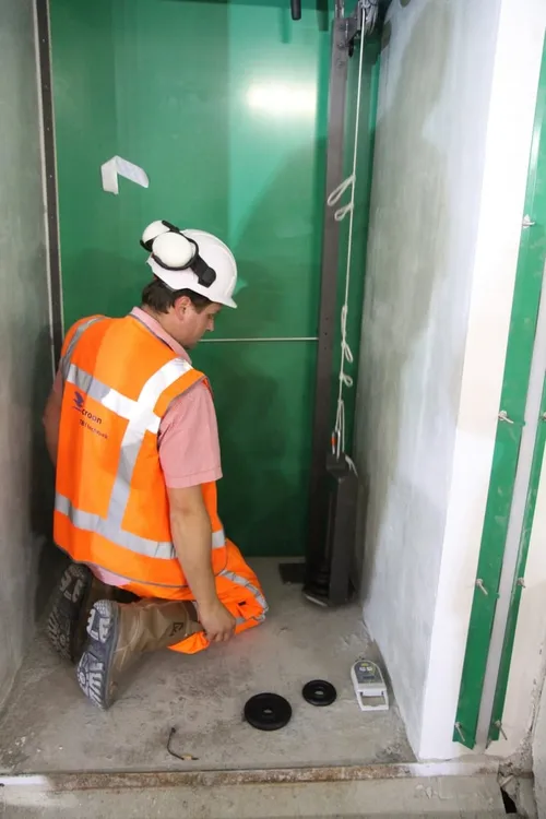 img 5589 meten openingskracht vluchtdeur