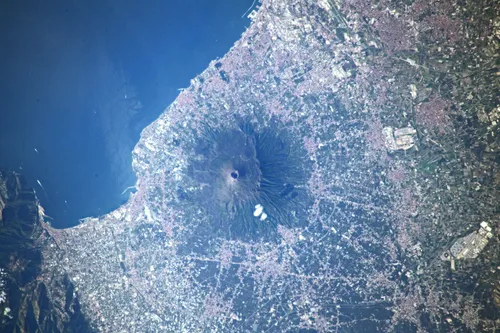 mt vesuvius esa21811577