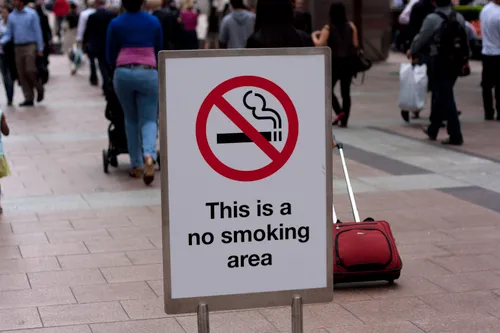 no smoking sign at canary wharf