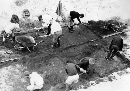 persfoto tentoonstelling onder het staal huis van hilde opgraving op het hoogoventerrein 1960 1968 2
