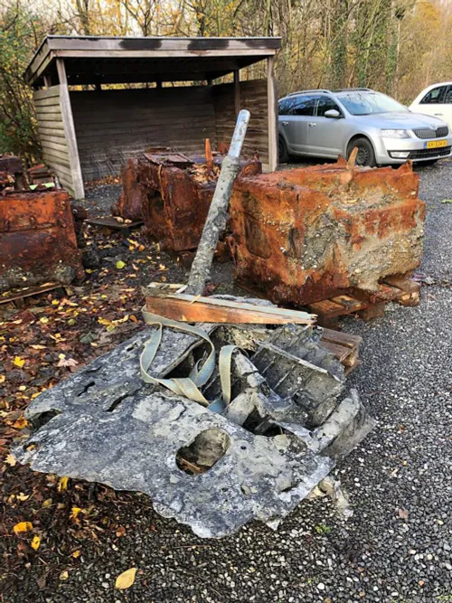 vliegtuigvleugel en landmijnen bij het informatiecentrum van tennet in wijk aan zee foto tennet2