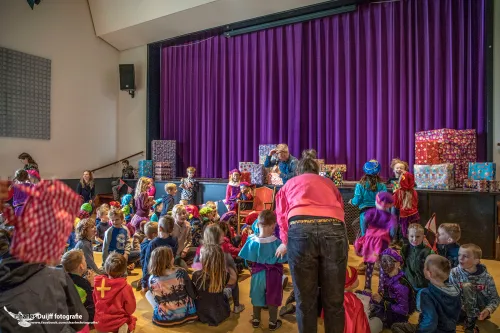 dorpsh voor aanvang binnen