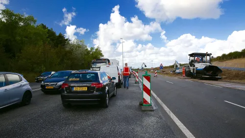 geasfalteerde middenberm