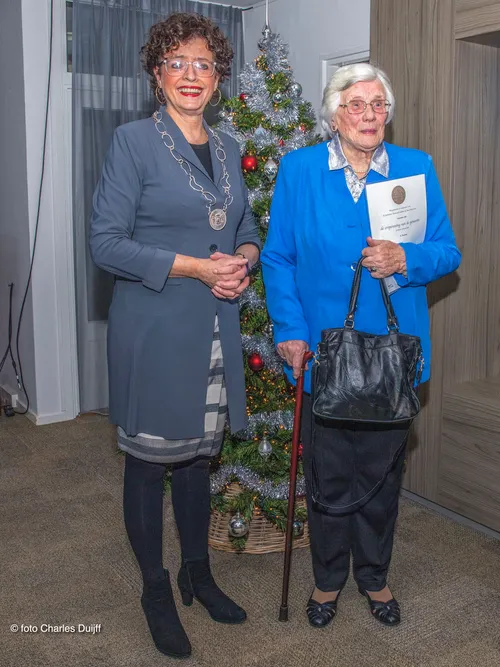 met burgemeester bij boom2