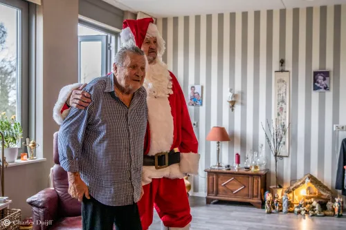 mijnheer met kerstman