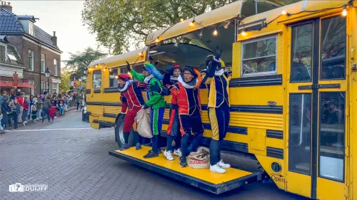 pieten op bus