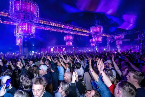 download 126472 s1000x1000