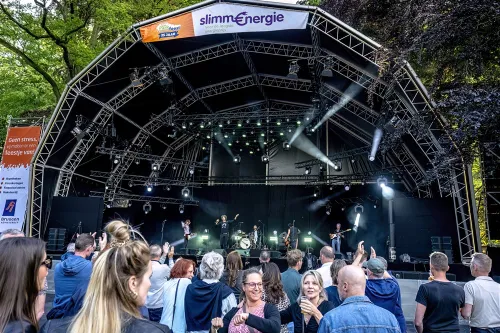 download 131897 s1000x1000