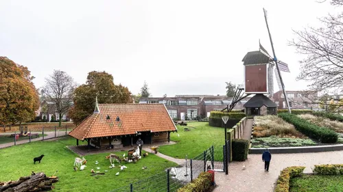 Het hertenkamp in Mierlo met de Molen er naast (foto: Gemeente Geldrop Mierlo).