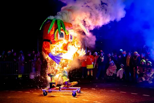 Verbranding van Manneke Pee op het Wilhelminaplein in Dongen
