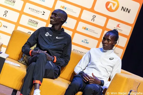 De grote favorieten Joshua Cheptegei en Gladys Chepkuru