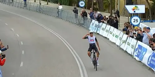 Jan Christen, celebrando su victoria en el Trofeo Calvia en 2025.