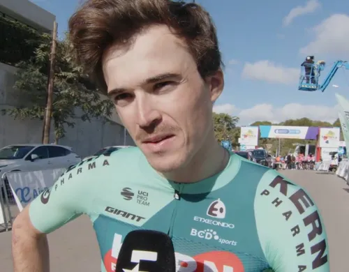 Urko Berrade, siendo entrevistado por Eurosport tras una carrera