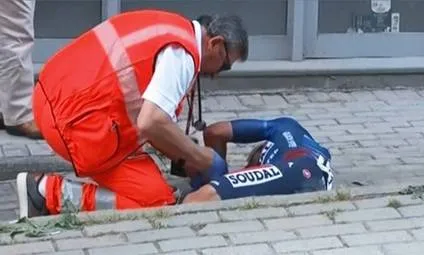 Mikel Landa tuvo que abandonar el Giro de Italia 2025 en la 1ª etapa por culpa de una durísima caída