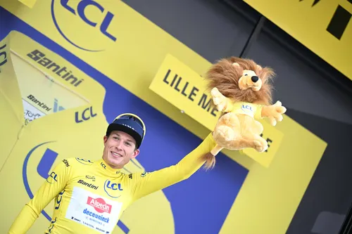 Jasper Philipsen se enfundó el maillot amarillo tras ganar la 1ª etapa del Tour de Francia 2025