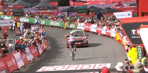 Juan Ayuso se llevó la victoria y Raúl García Pierna fue 3º