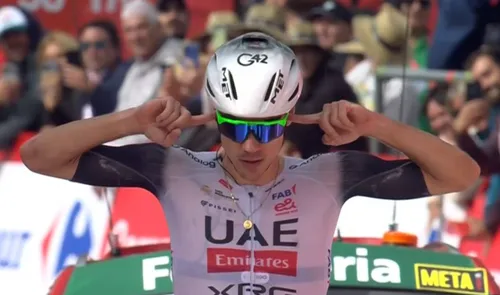 Juan Ayuso ganó la etapa 7 de la Vuelta a España 2025