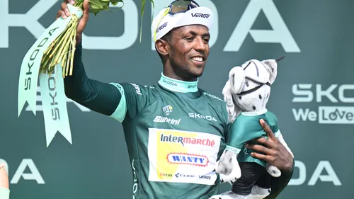 Biniam Girmay con el maillot verde del Tour de Francia 2024