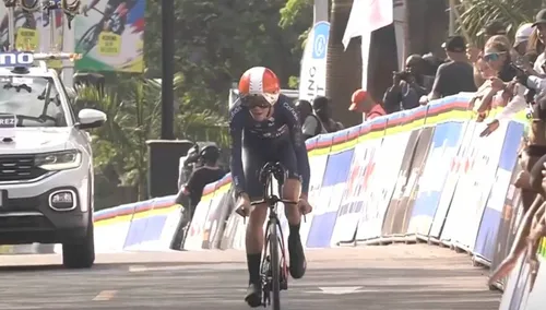 Benjamín Noval, representando a la selección española de ciclismo