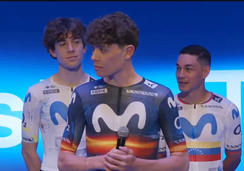 Iván Romeo en la presentación de Movistar en Valencia de cara a 2026