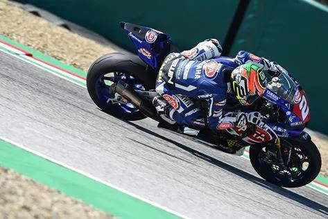 Luca Conforti con il team manager Marco Barnab&ograve;