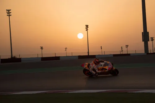 DOHA, QATAR - FEBRUARY 25: Marc Marquez of Spain and Repsol Honda Team rounds the bend during the MotoGP Tests - Day Three at Losail Circuit on February 25, 2019 in Doha, Qatar. (Photo by Mirco Lazzari gp/Getty Images)