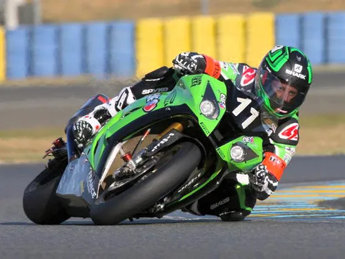 Anthony West (13) in azione: non correva nell'ASBK dal 1998