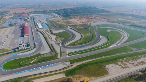 Sul podio allo SlovakiaRing: da sinistra Andrea Boscoscuro, Niccol&ograve; Rosso, Kevin Manfredi e Moreno Codeluppi