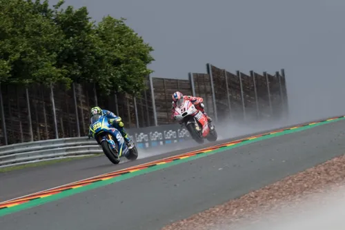 Dani Pedrosa scende dalla nuova Honda RC212V