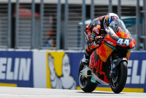 Grande bagarre nella classe Moto3
