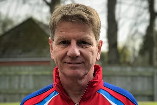 Schwantz mostra orgoglioso il suo nuovo casco