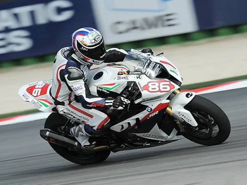 Michael van der Mark celebra la prima pole 