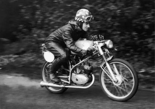 beryle swain 1962 first woman to run isle of man ttjpg1