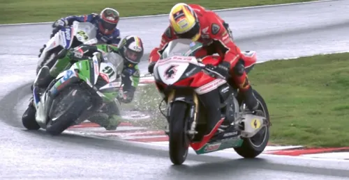 Il podio della Dundrod 150: Harrison, il vincitore Hickman e Anstey.