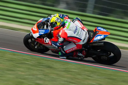 VALENCIA, SPAIN - NOVEMBER 15: Xavier Simeon of Belgium and Reale Avintia Racing rounds the bend during the MotoGP Tests In Valencia day 2 at Comunitat Valenciana Ricardo Tormo Circuit on November 15, 2017 in Valencia, Spain. (Photo by Mirco Lazzari gp/Getty Images)