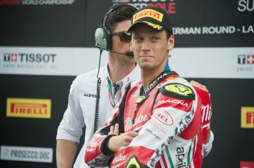 Leon Camier con la sua CBR1000RR. Foto: Red Bull Honda WSBK Team 