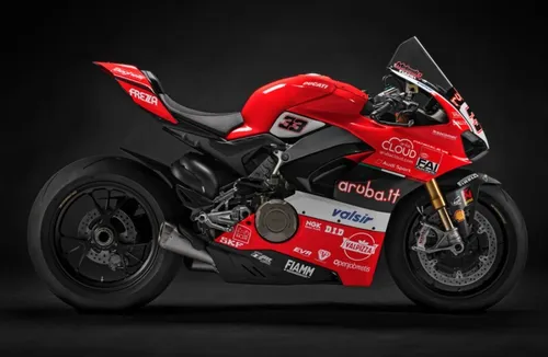 Ian Hutchinson primeggia anche tra le Supersport con la R6 di McAMS Yamaha